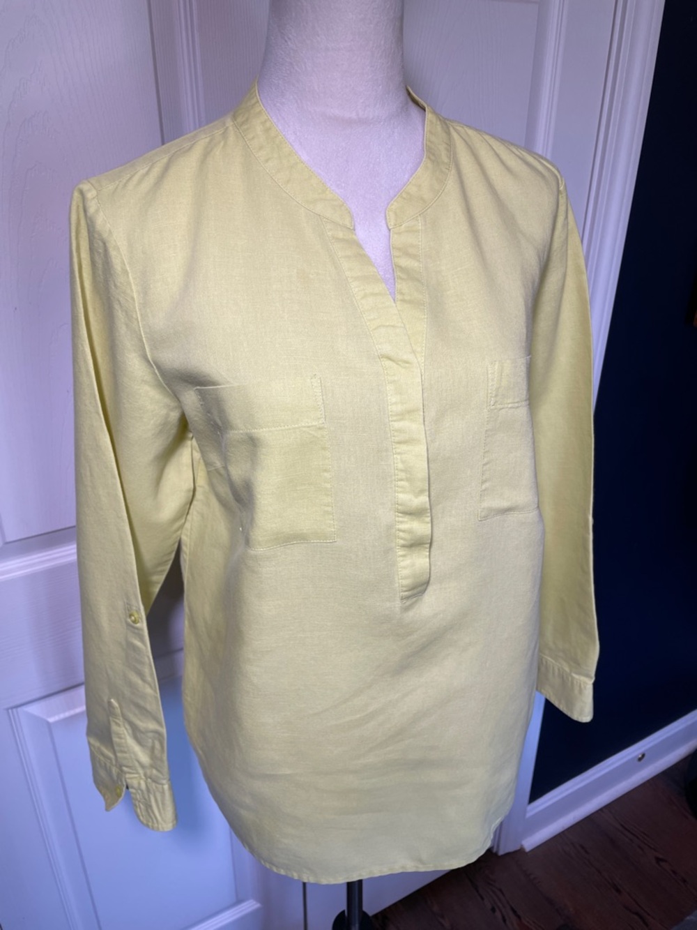 Talbots Light Yellow Split-Neck Blouse Roll Tab Sleeve‎ Linen Cotton Size Medium